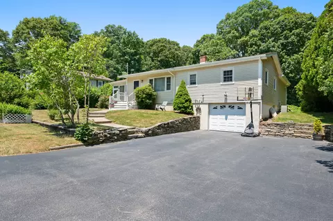 5 Milton Rd, Waterford, CT 06375