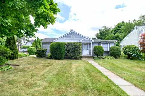 76 Lockwood Ln, Norwalk, CT 06851