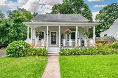 53 Durwin St, Middletown, CT 06457