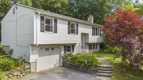 52 Oxbow Dr, Torrington, CT 06790