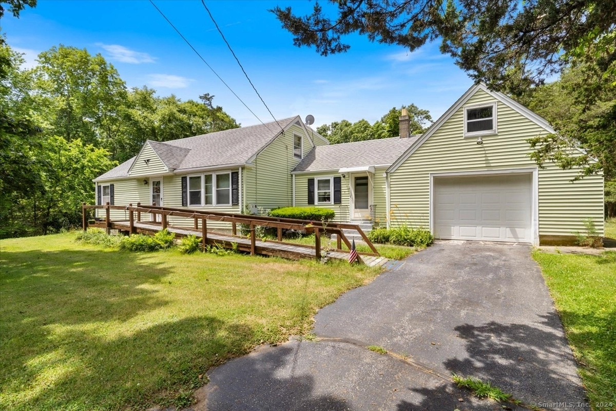 8 Cedarcrest Dr  