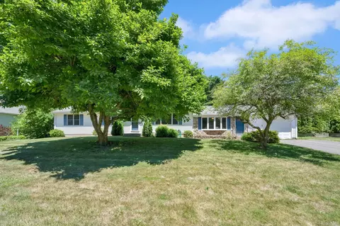 31 Tyler Rd, Enfield, CT 06082