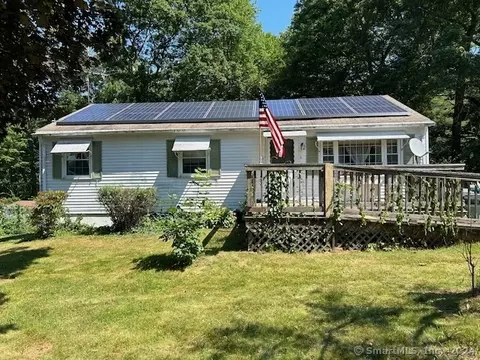 95 Latici St, Putnam, CT 06260