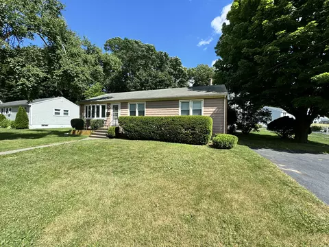 52 Grey Rock Rd, Bridgeport, CT 06606