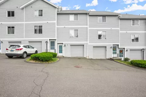 151 Shelter Rock Rd #32, Danbury, CT 06810
