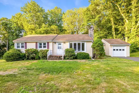 24 Pemberton Dr, Trumbull, CT 06611