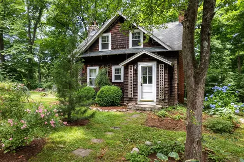 312 Lake Dr, Guilford, CT 06437
