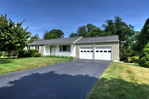15 Zephyr Rd, Trumbull, CT 06611