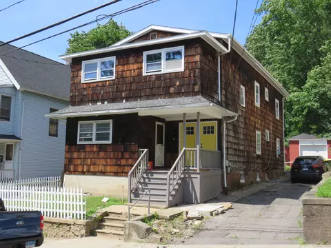 133 Griggs St, Waterbury, CT 06704