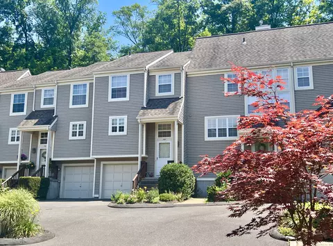 905 Foxboro Dr #905, Norwalk, CT 06851
