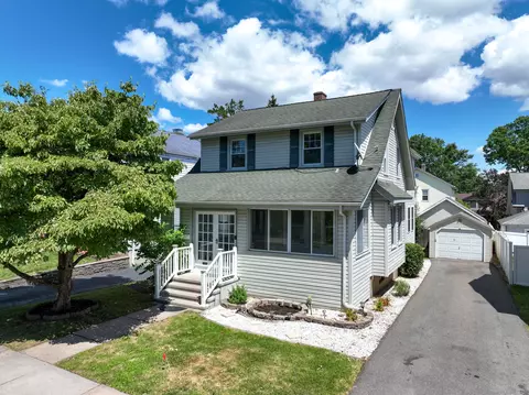 32 Troy St, West Hartford, CT 06119