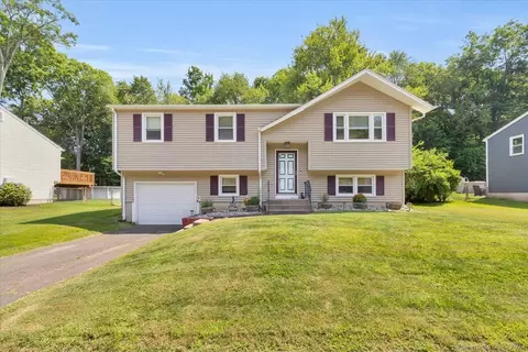 245 Knob Hill Rd, Meriden, CT 06451