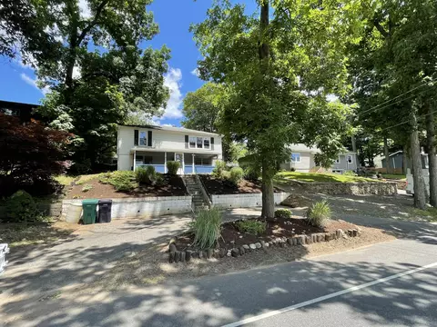 10 Roosevelt Dr, Seymour, CT 06483
