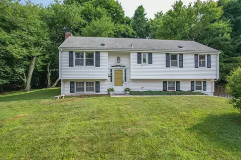 90 Skyline Dr, Meriden, CT 06451