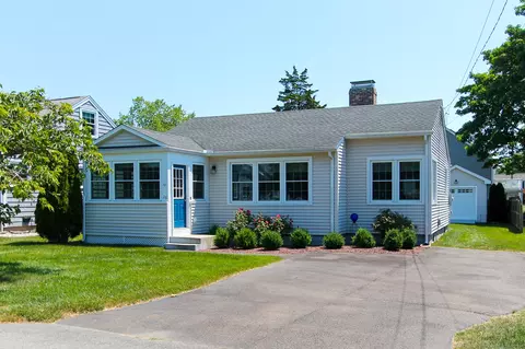28 Attawanhood Trl, Old Saybrook, CT 06475