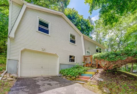 317 County Rd, Torrington, CT 06790