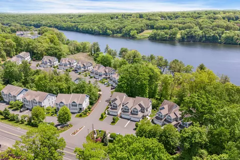 560 River Rd #5, Shelton, CT 06484