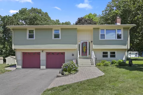 844 Long Cove Rd, Gales Ferry, CT 06335