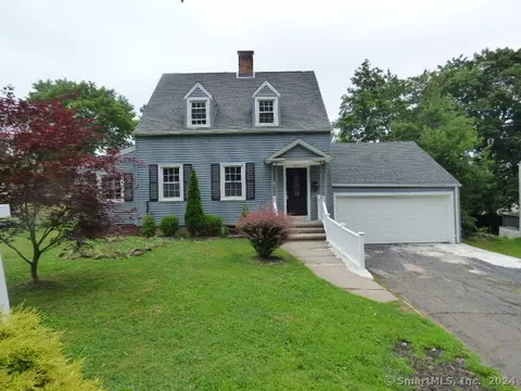 135 Ridge Rd, Hamden, CT 06517