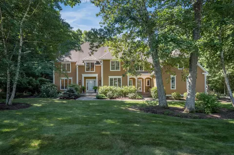 6 Queens Peak, Canton, CT 06019