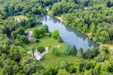 330 Staples Rd, Easton, CT 06612