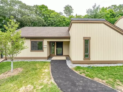 68 Heritage Vlg #B, Southbury, CT 06488