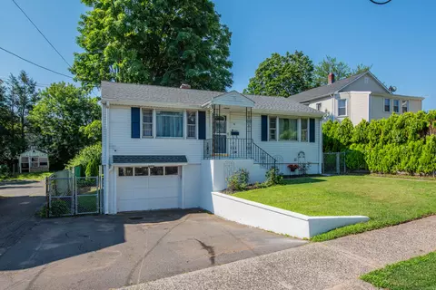 16 Sterling St, New Britain, CT 06053