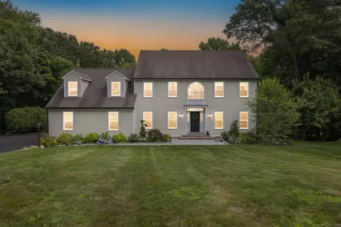 5 Old Purdy Station Rd, Newtown, CT 06470