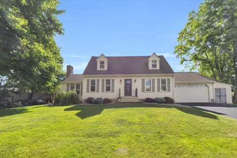 84 Matthews St, Southington, CT 06489