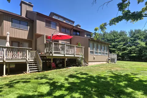 2 Far View Cmns #2, Southbury, CT 06488