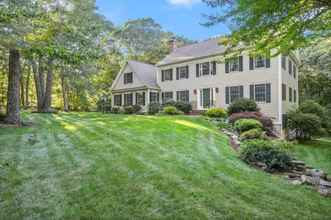 12 Kalmia Dr, Ledyard, CT 06335