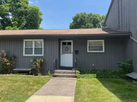 102 Moylan Ct #102, Newington, CT 06111