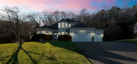 116 Pondview Ln, Bristol, CT 06010