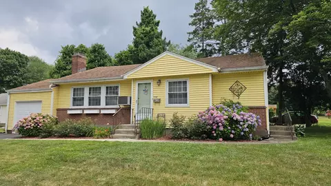 112 Bunce Rd, Wethersfield, CT 06109