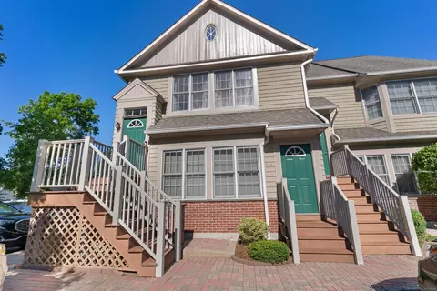 81 Locust Ave #321, New Canaan, CT 06840