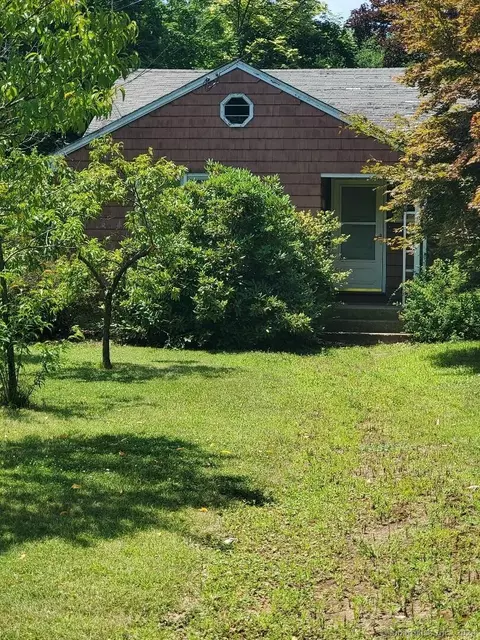 109 N Washington St, Plainville, CT 06062