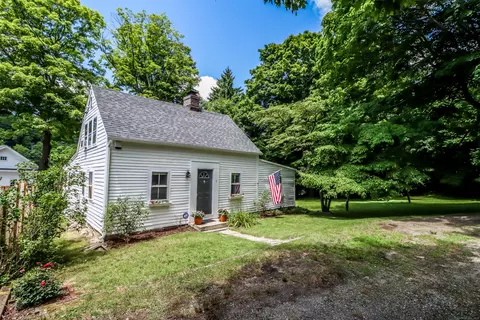 3 Riverside Rd, Newtown, CT 06482