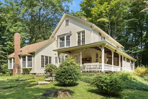 77 Edwards Rd, Hampton, CT 06247