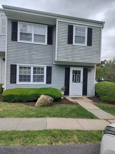 81-95 Park Ave #1708, Danbury, CT 06810