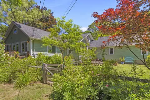 278 Mungertown Rd, Madison, CT 06443