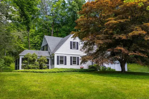 51 Sheldon Ln, Litchfield, CT 06759