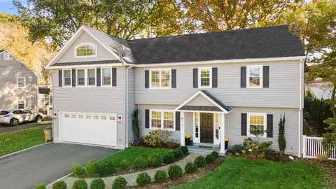 247 Sun Dance Rd, Stamford, CT 06905