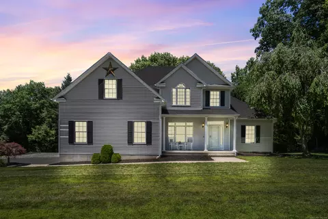 4 Kirkwood Dr, Oxford, CT 06478