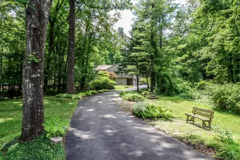 23 Eastview Dr, New Fairfield, CT 06812