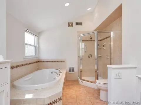 17 Walnut Grove Rd, Ridgefield, CT 06877