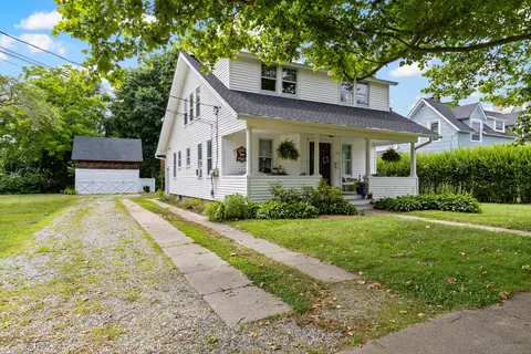 113 Commerce St, Clinton, CT 06413