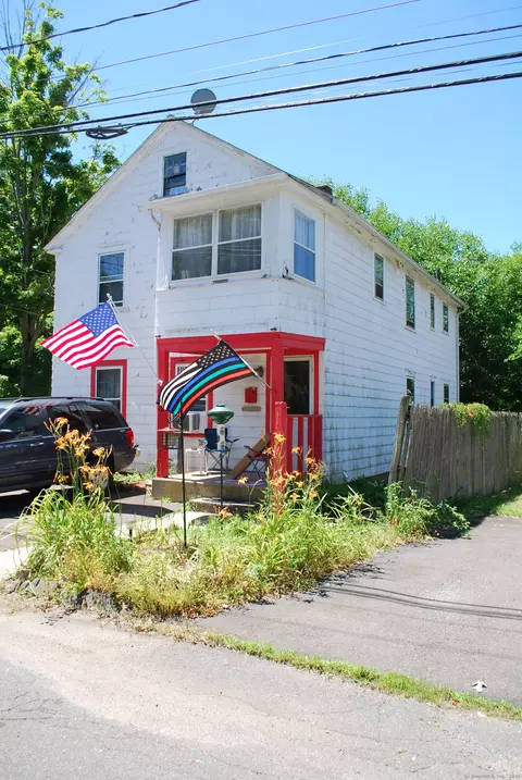 12-14 Vermont Ct, Southington, CT 06489