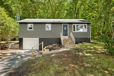 1673 Hartford New London Tpke, Montville, CT 06370