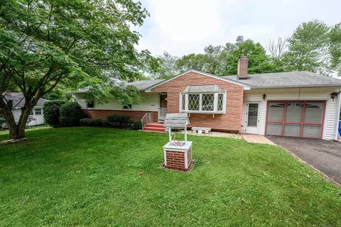 18 Chidsey Dr, North Branford, CT 06471