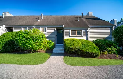 128 Hollister Way S #128, Glastonbury, CT 06033